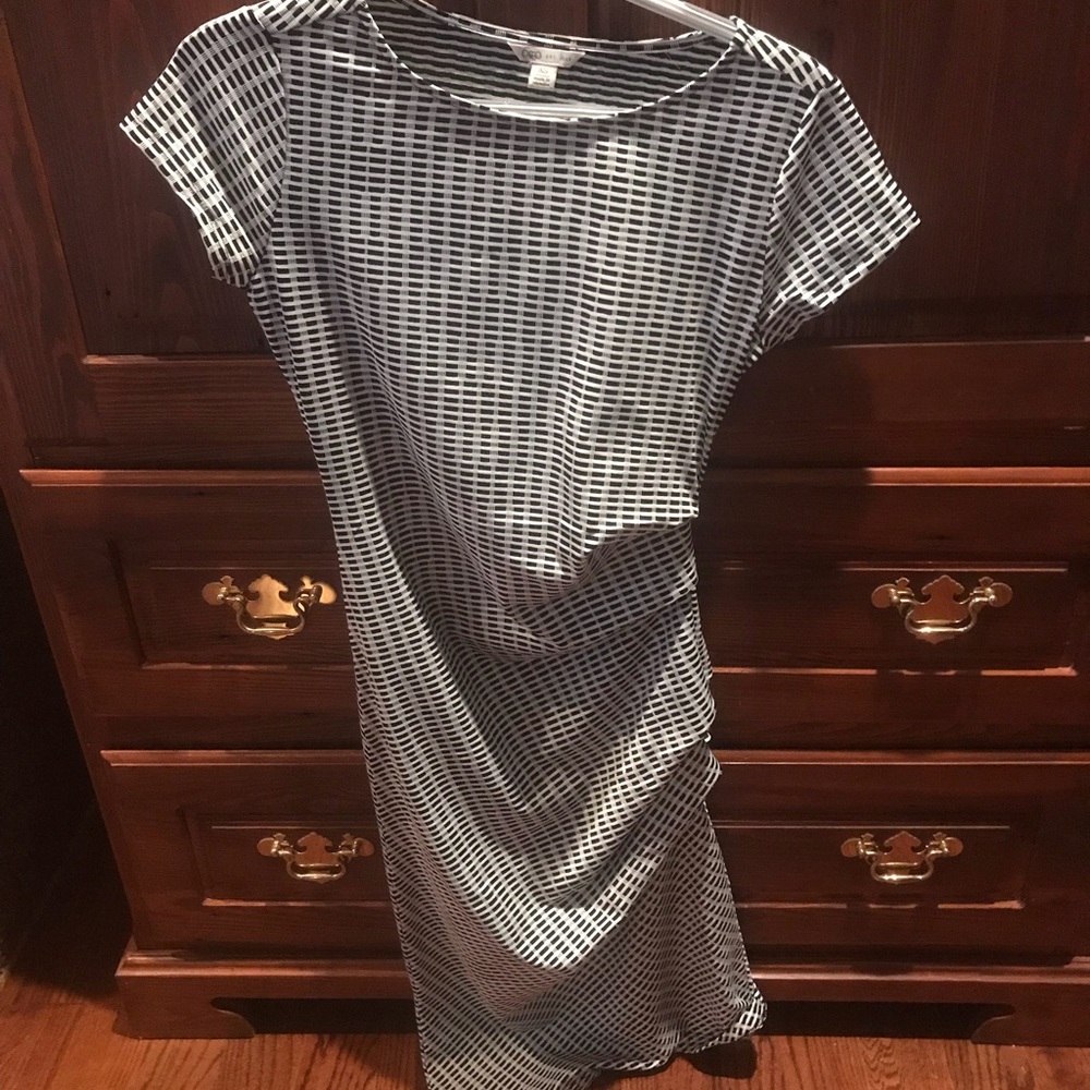 Black and White fitted Cato dress